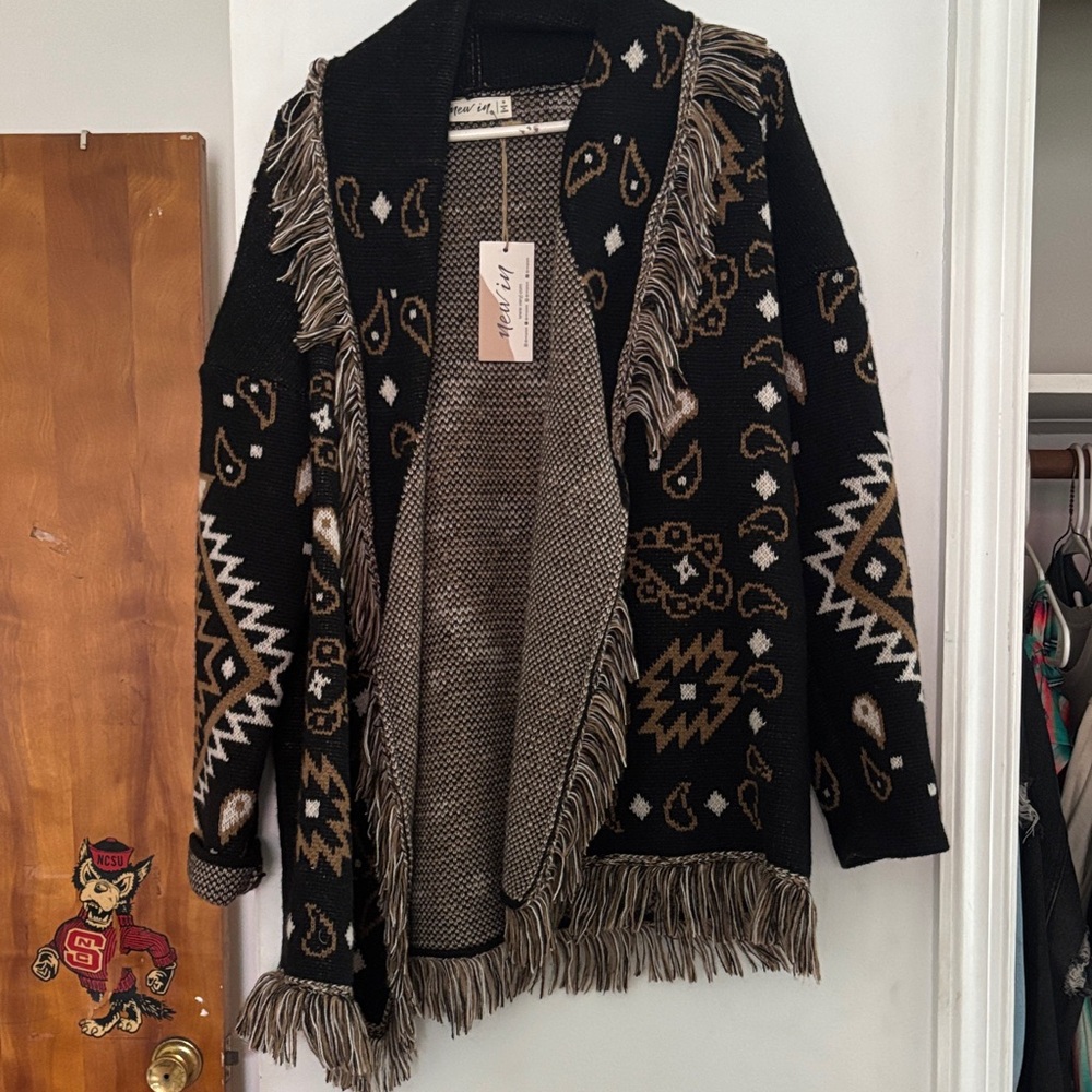 Stylish Black and Brown Patterned Cardigan